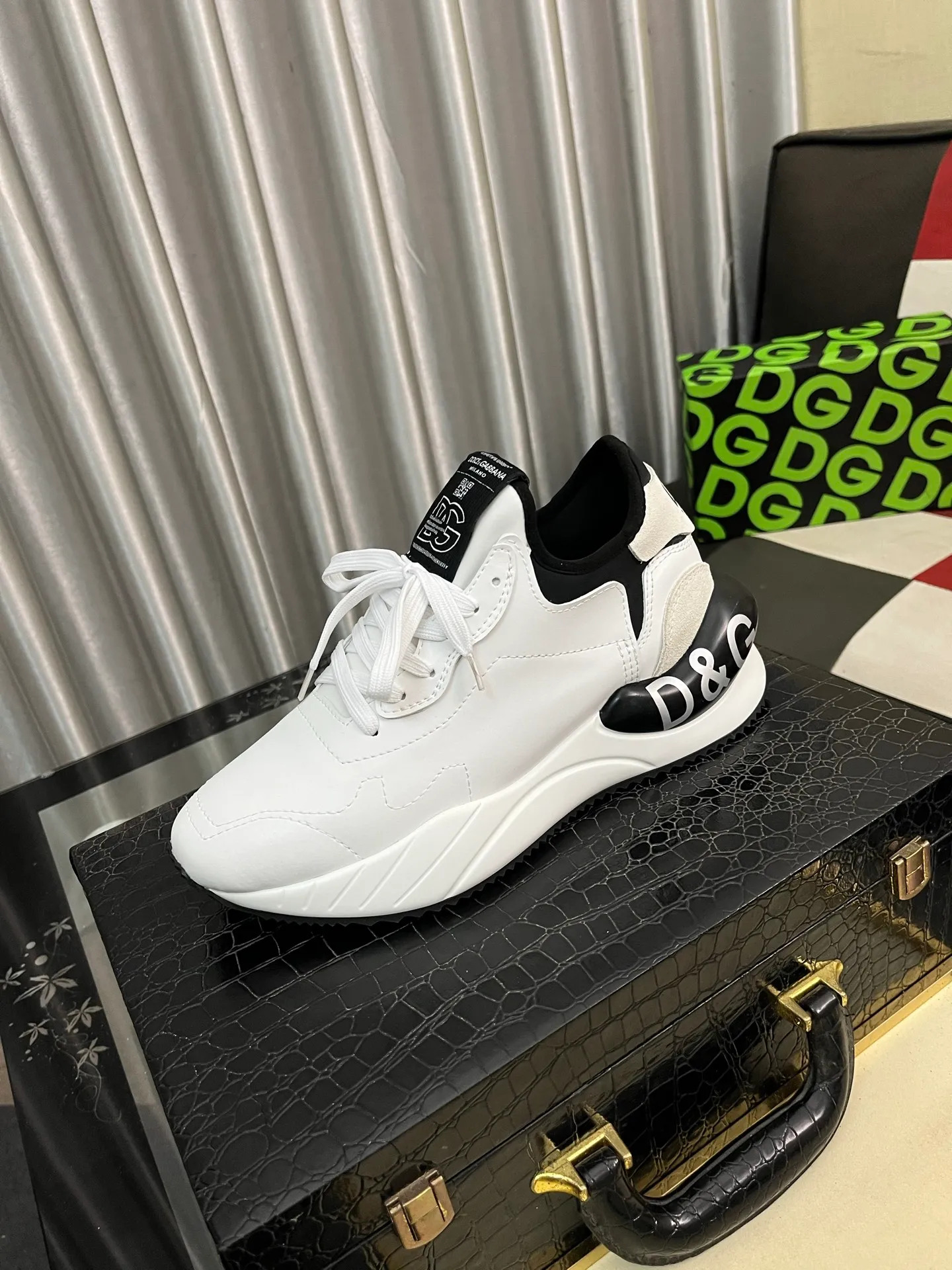 Men's shoes 💰540⌚️⌚️【DG～】Couple casual shoes 2025z cabinet simultaneous sale 🔶Size: 35-46#️⃣The upper is made of multi-material splicing ➕Mesh lining, comfortable and breathable, sole: original comfortable and wear-resistant outsole, ⚠️The real thing📱Photographed🎬The real thing is better📢📢📢